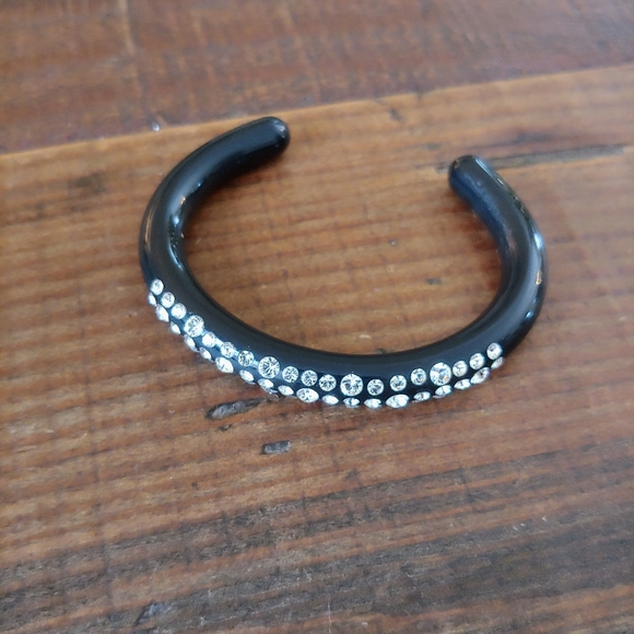 Rhinestone black cuff bracelet - Picture 5 of 8